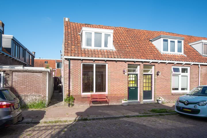 Pieter Florisstraat 1 in Hoorn