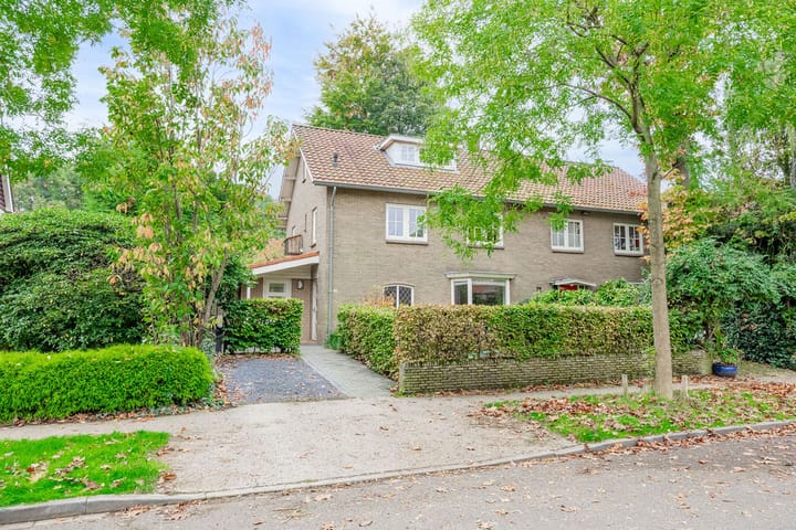Photo of property Pieter Jelles Troelstralaan 22, Amersfoort