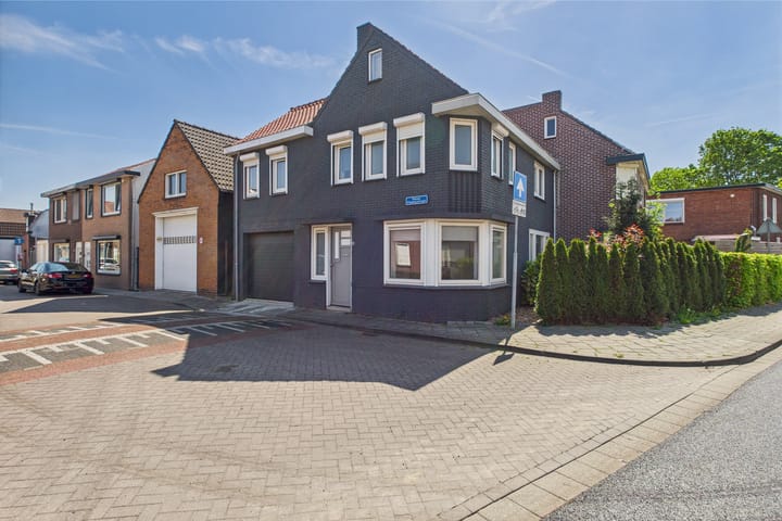 Photo of property Pieter Paulusstraat 25, Axel