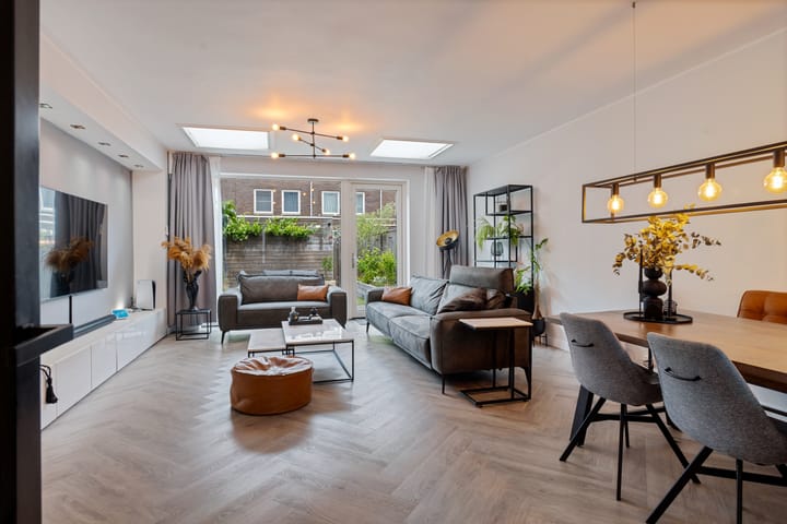 Pieter van den Hoogenbandstraat 23 in Schiedam