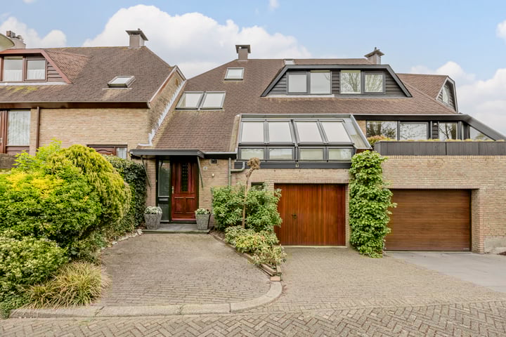 Pijlstaartpad 11 in Voorschoten