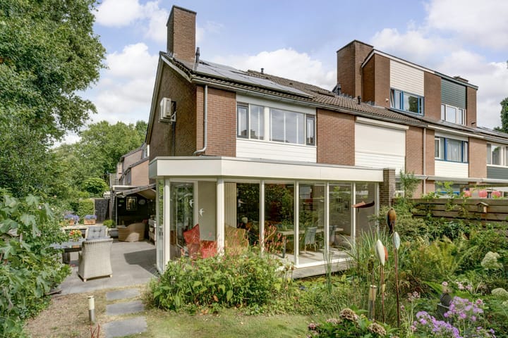 Pijnboomhof 9 in Dieren
