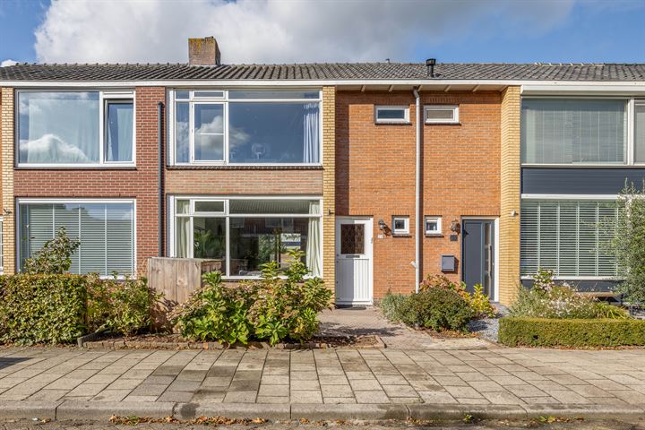 Pijnboomstraat 22 in Dorst