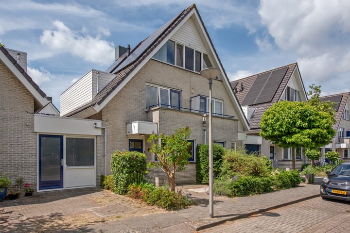 Pinksterbloem 17 in Den Hoorn
