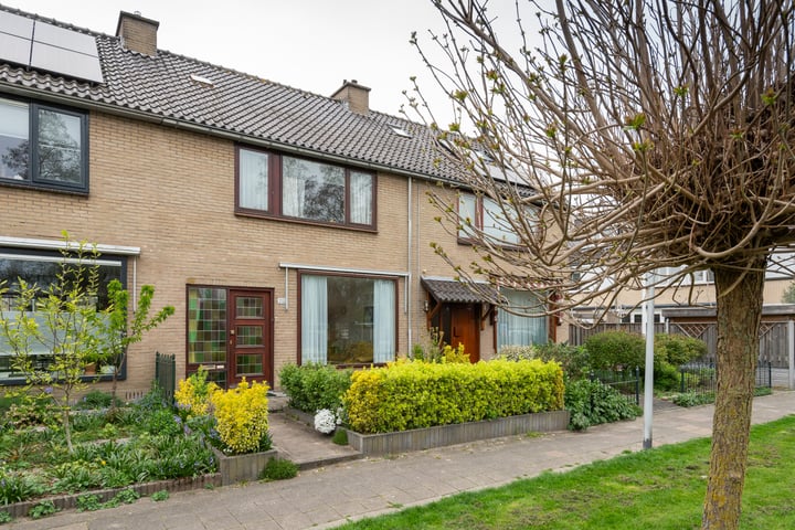 Photo of property Pinksterbloem 20, Barendrecht