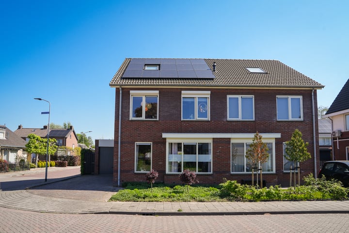 Pinksterbloemstraat 1 in Beneden-Leeuwen