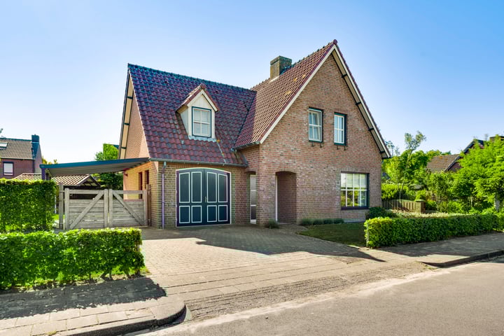 Pinxtenstraat 14 in Haler foto