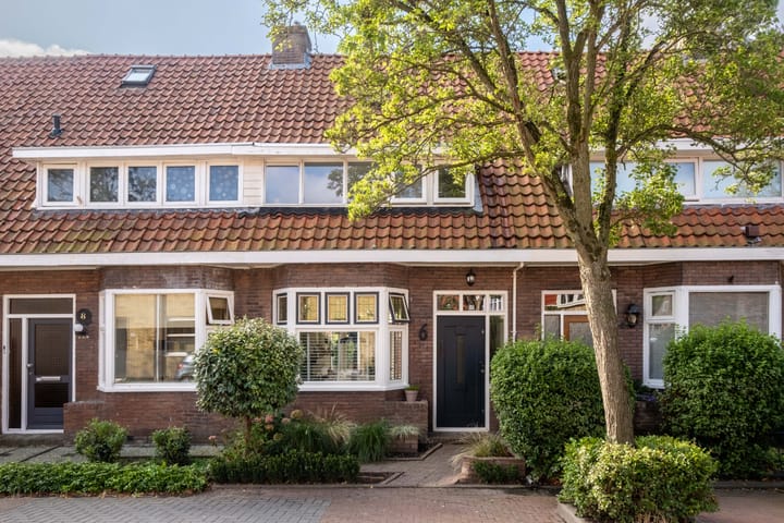 Pioenstraat 6 in Leeuwarden Foto