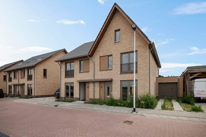 Photo of property Pioentulp 97, Hillegom