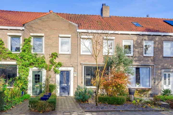 Pius X-straat 27 in Rijen