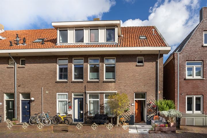 Plaspoelstraat 21 in Leidschendam