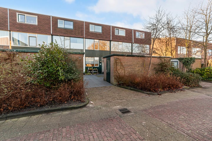 Plataan 15 in Naaldwijk