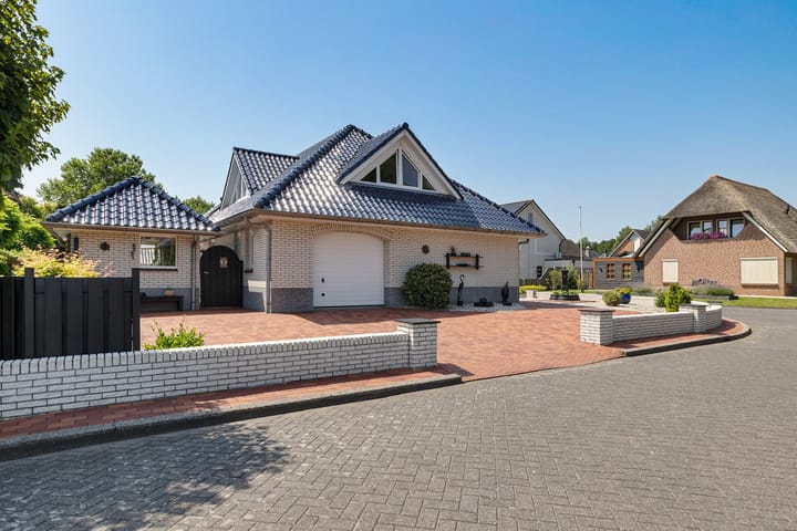 Plataanlaan 8 in Emmer-Compascuum