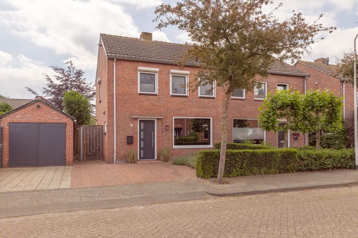Plataanstraat 1 in Zundert