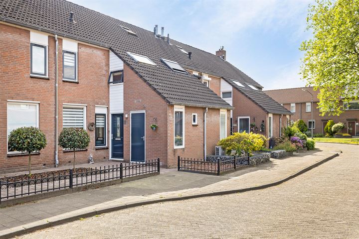 Plataanstraat 18 in Made