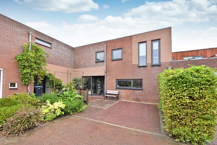 Platohof 16 in Huizen