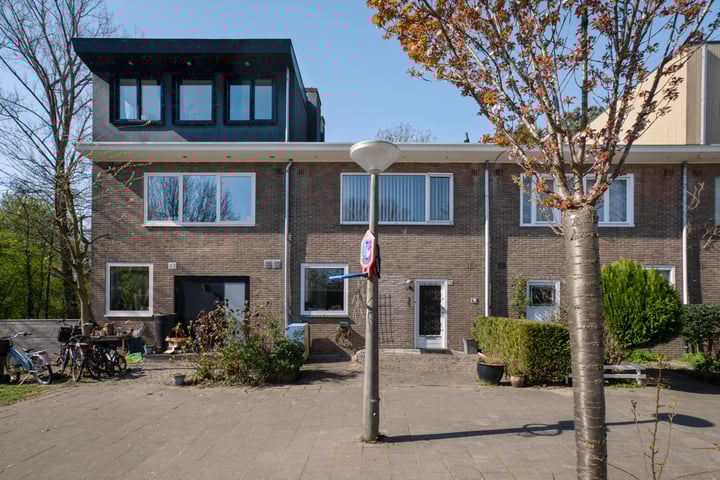 Platostraat 26 in Amsterdam photo