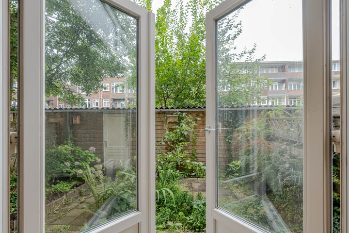 Pleinweg 145A in Rotterdam