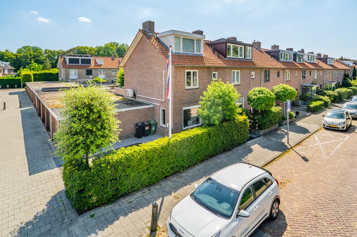 Plesmanlaan 28 in Badhoevedorp