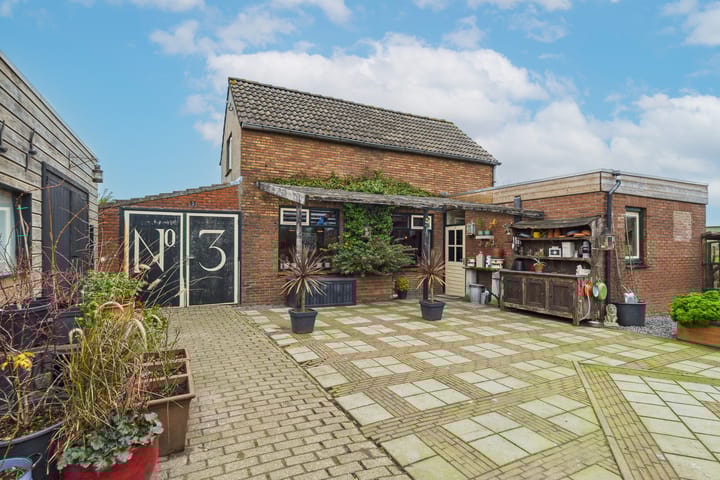 Plevierstraat 3 in Hengstdijk