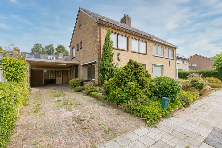 Plevierstraat 38 in Velp