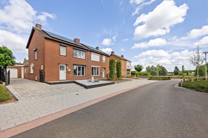 Photo of property Plevitsstraat 6, Sint Joost
