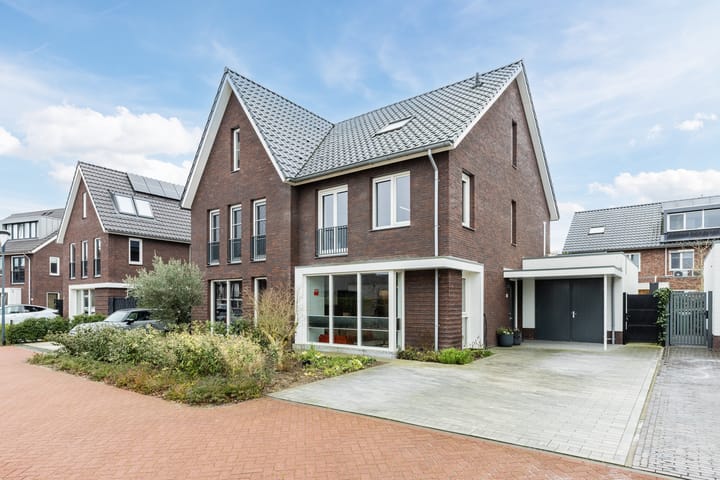 Ploegschaar 33 in Oosterhout photo