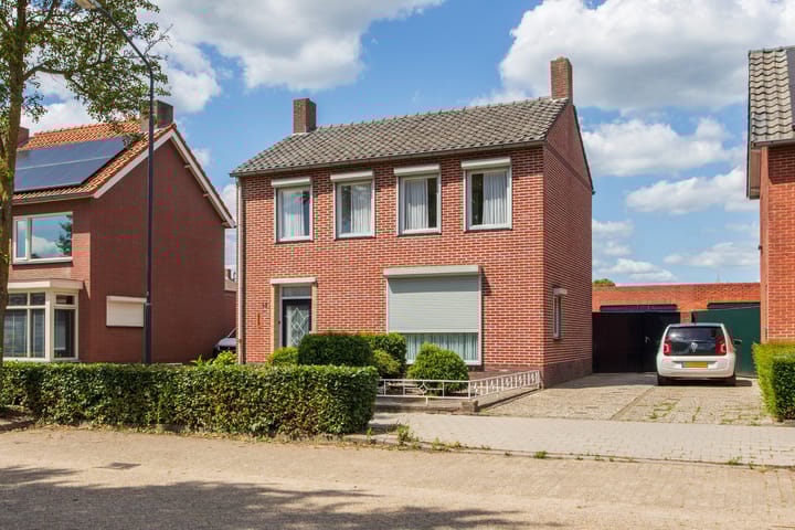 Plonderijen 12 in Reusel foto