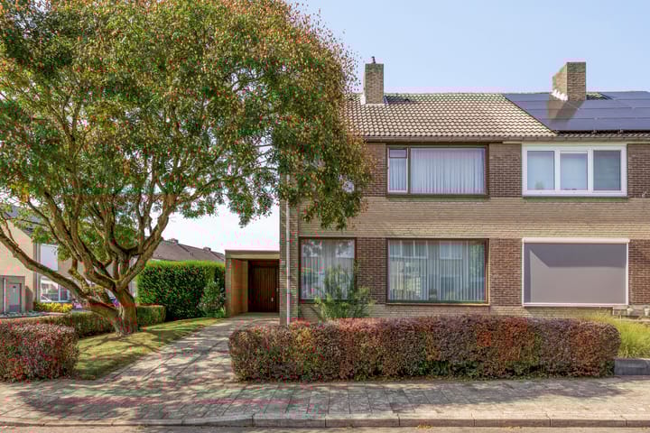Photo of property Plutohof 8, Maastricht
