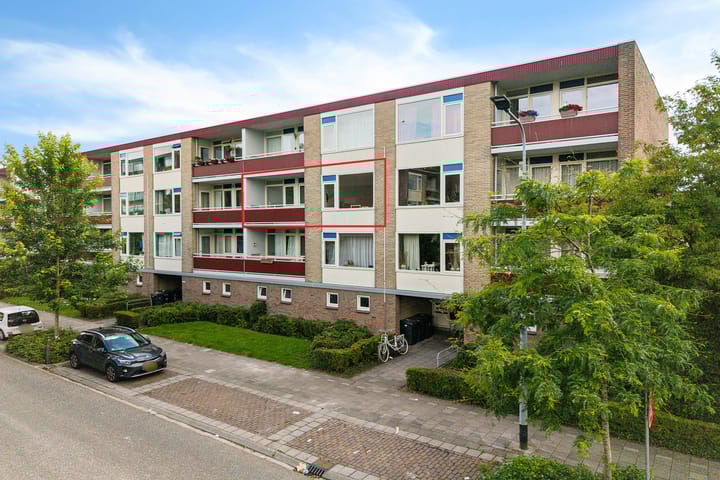 Plutolaan 118 in Groningen foto