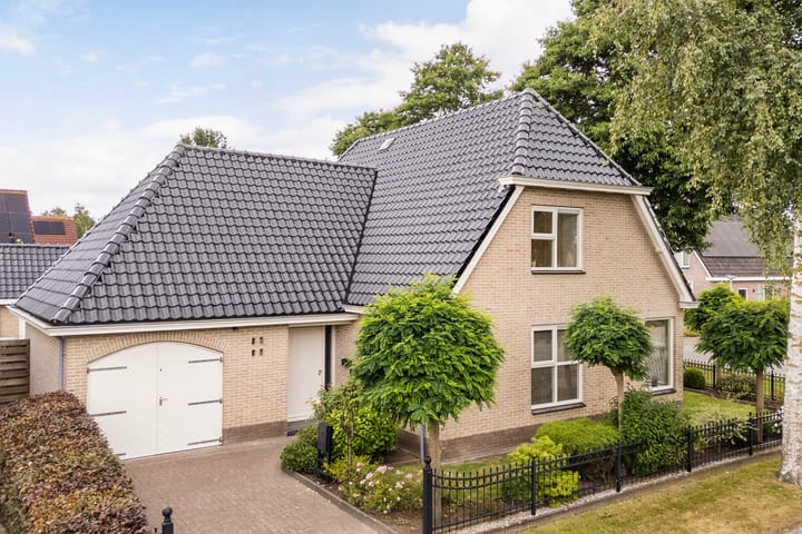 Photo of property Poelruit 2, Buitenpost