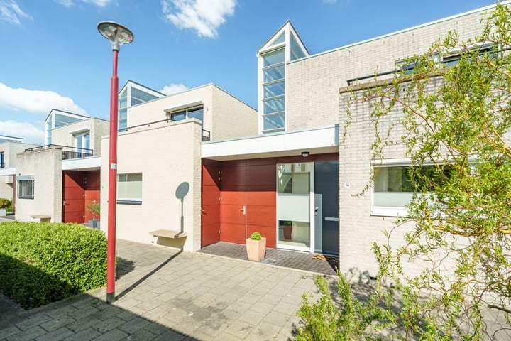 Pol de Monthove 14 in Nieuwegein