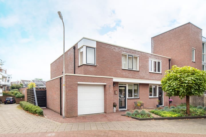 Polhoek 10 in Rijssen