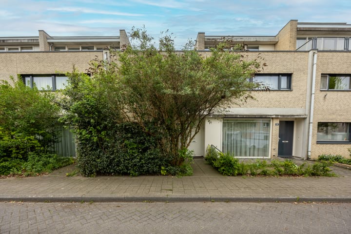 Policestraat 30 in Lent