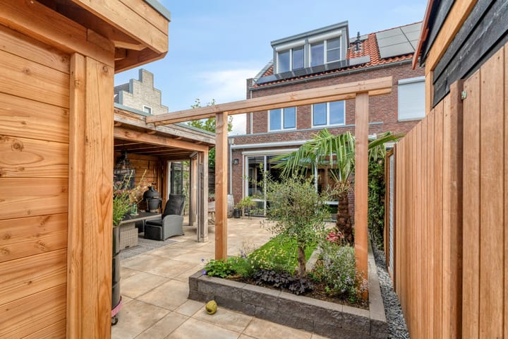 Photo of property Polkampen 9, Bunschoten-Spakenburg