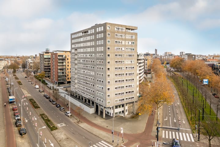 Pompenburg 256 in Rotterdam foto