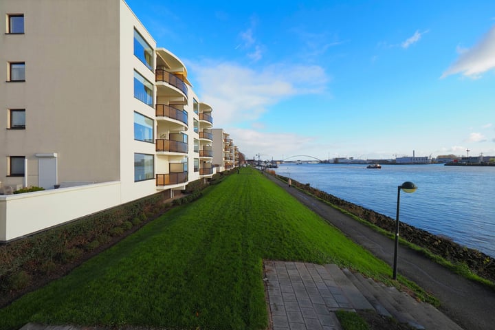 Pontonniersweg 395 in Papendrecht