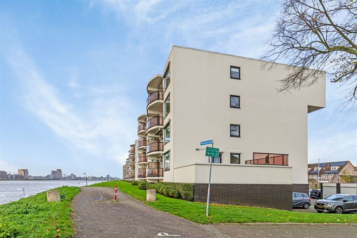 Pontonniersweg 445 in Papendrecht