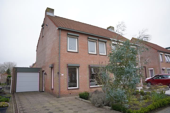 Poolster 119 in Oostburg