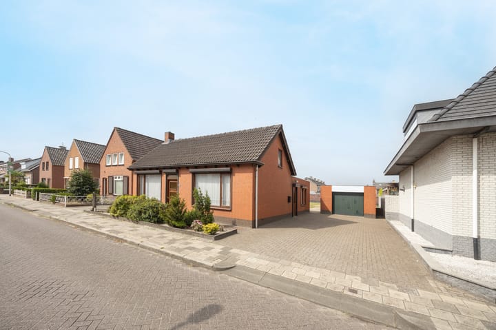 Poppestraat 61 in St. Willebrord Foto
