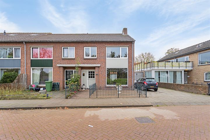 Populierenstraat 27 in Roelofarendsveen