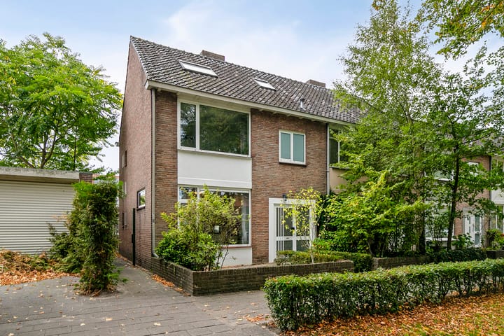 Postelse Hoeflaan 187 in Tilburg
