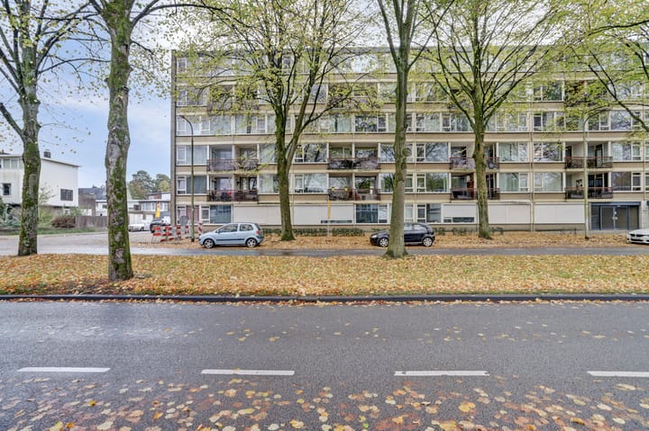 Postelse Hoeflaan 32 in Tilburg