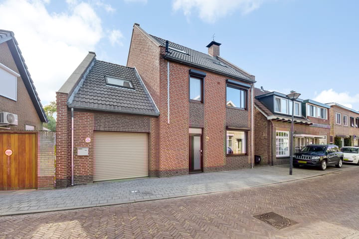 Postillonstraat 42 in Breda foto