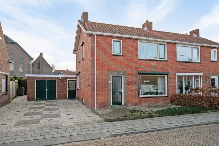Photo of property Poststraat 15, Krabbendijke