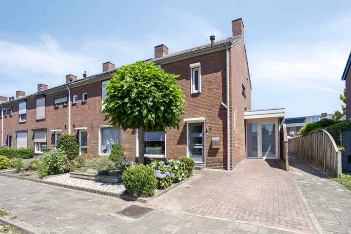 Pr. Bernhardstraat 10 in Horst