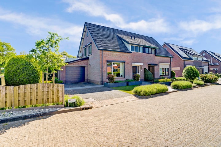 Photo of property Pr Willem-Alexanderstr 1, Aalst