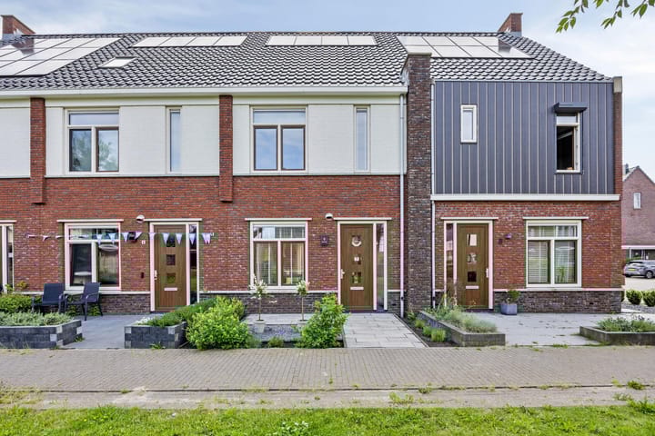 Praam 7 in IJsselmuiden