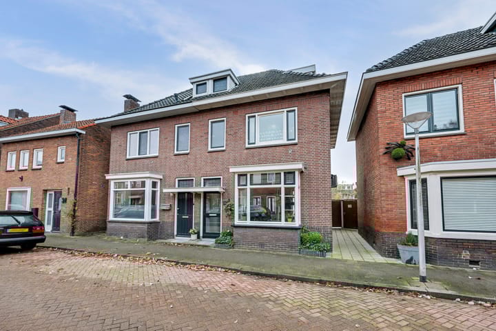 Photo of property Preangerstraat 35, Enschede