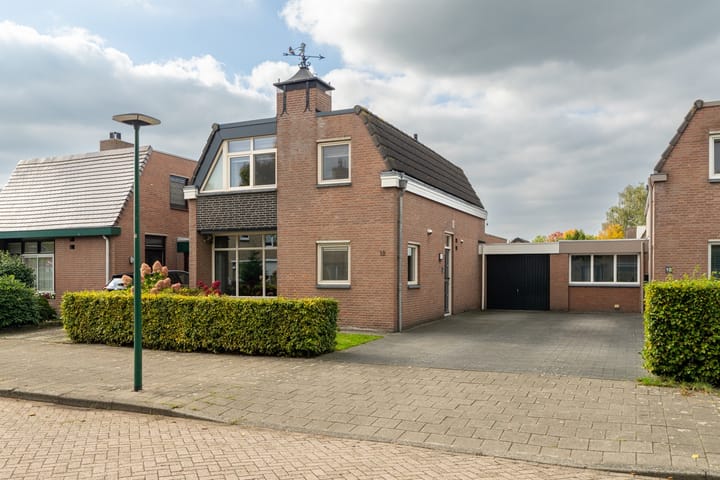Photo of property President Kennedyplein 12, Kaatsheuvel